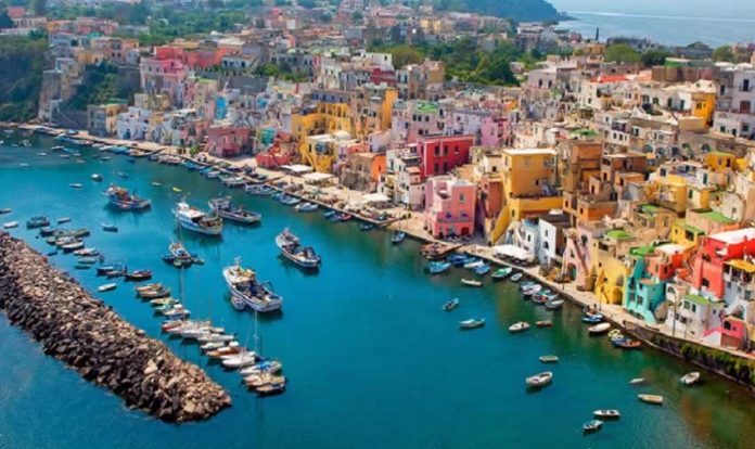 One-Day tourist guide to Procida
